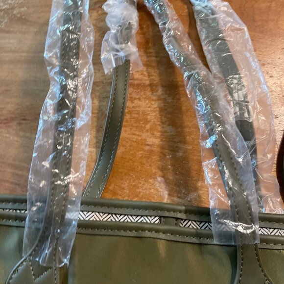 Threaded Pear Tote or Handbag  Carry On Olive Green New Without Tags Length:11" - Picture 8 of 13
